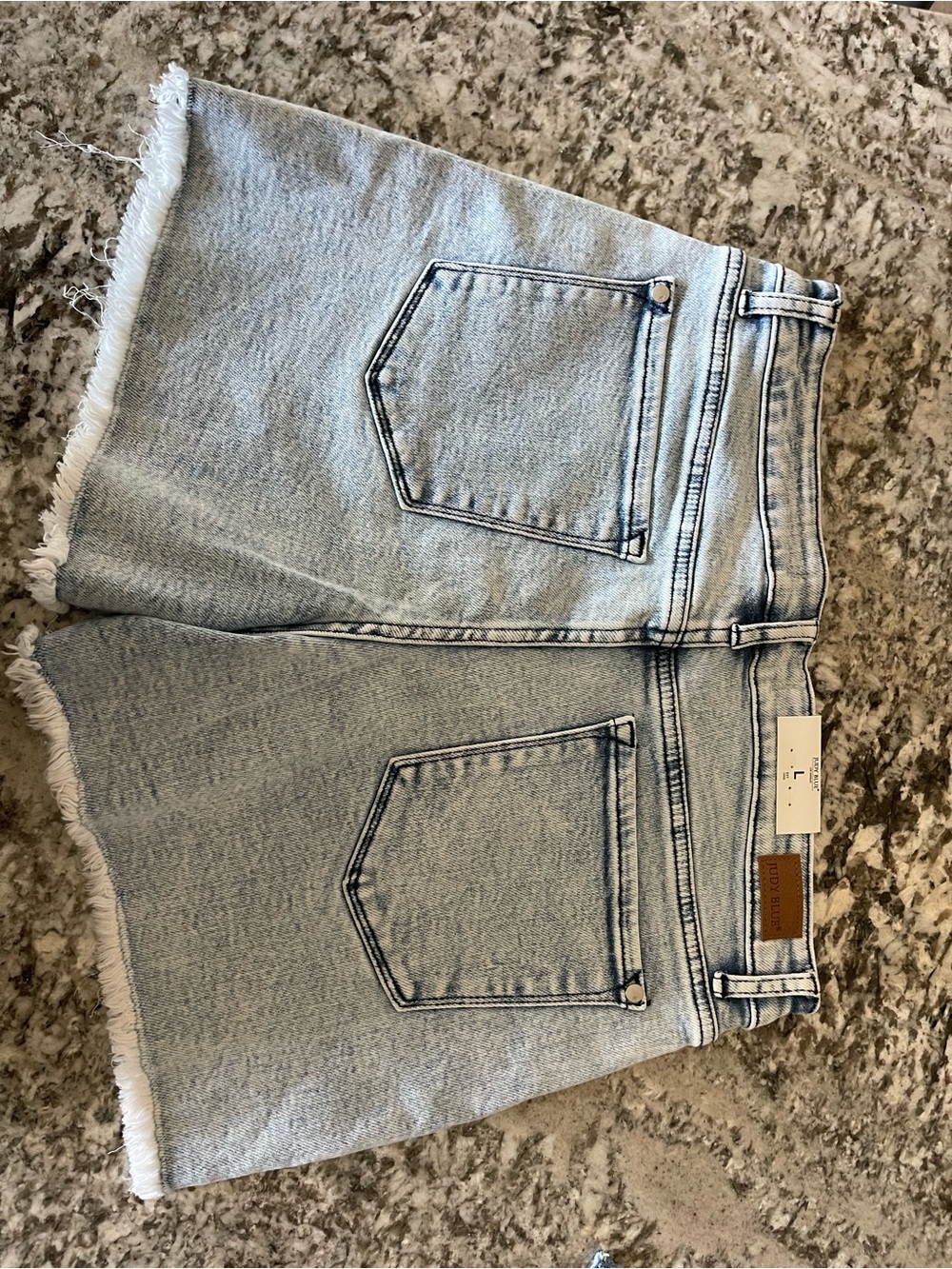 NEW! Judy Blue Light Wash Denim Shorts with Red & White Flag Detail, size L - Picture 2 of 3